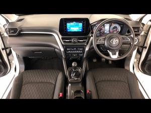 Toyota Urban Cruiser 1.5 XR manual - Image 6