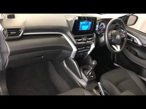 Toyota Urban Cruiser 1.5 XR manual - Image 7