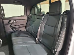 Isuzu D-Max 3.0TD double cab V-Cross - Image 10