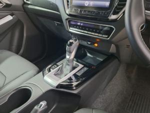 Isuzu D-Max 3.0TD double cab V-Cross - Image 13