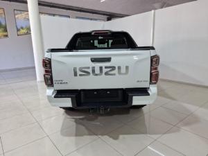 Isuzu D-Max 3.0TD double cab V-Cross - Image 7