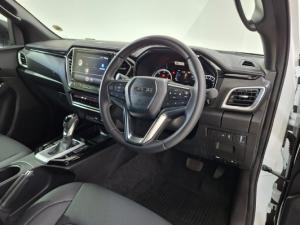 Isuzu D-Max 3.0TD double cab V-Cross - Image 9