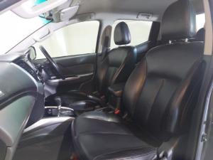 Mitsubishi Triton 2.4DI-D double cab 4x4 auto - Image 8
