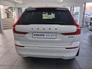 Volvo XC60 B5 AWD Plus Dark - Image 2