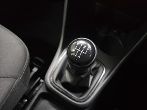 Volkswagen Polo Vivo hatch 1.4 Life - Image 8