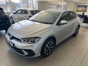 Volkswagen Polo hatch 1.0TSI Life auto - Image 24