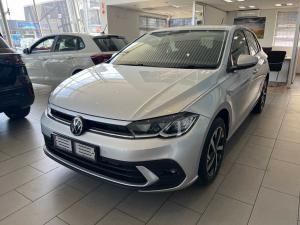 Volkswagen Polo hatch 1.0TSI Life auto - Image 4