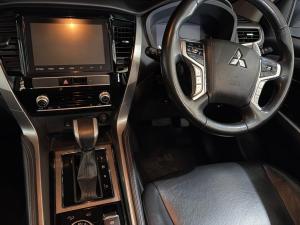 Mitsubishi Pajero Sport 2.4DI-D 4x4 - Image 11