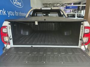 Toyota Hilux 2.8GD-6 double cab Raider auto - Image 9
