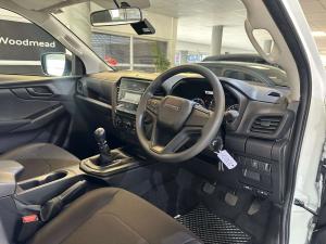 Isuzu D-Max 1.9TD single cab L 4x4 manual - Image 12