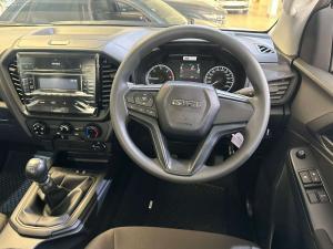 Isuzu D-Max 1.9TD single cab L 4x4 manual - Image 13