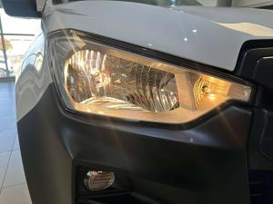 Isuzu D-Max 1.9TD single cab L 4x4 manual - Image 4