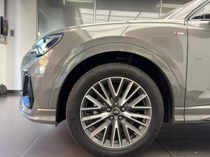 Audi Q3 35TDI Black Edition - Image 5