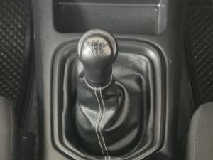 Toyota Hilux 2.4GD-6 4x4 SRX - Image 9