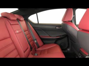 Lexus IS 300h SE - Image 12