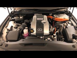 Lexus IS 300h SE - Image 14