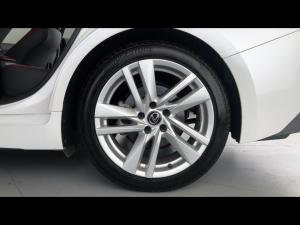 Lexus IS 300h SE - Image 19
