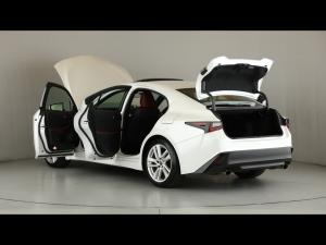 Lexus IS 300h SE - Image 25