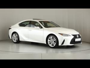 Lexus IS 300h SE - Image 1