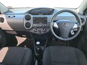 Toyota Etios hatch 1.5 Sprint - Image 6