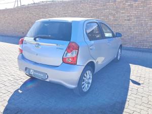 Toyota Etios hatch 1.5 Sprint - Image 2