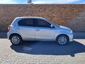 Toyota Etios hatch 1.5 Sprint - Image 3