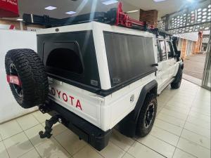 Toyota Land Cruiser 79 4.5D-4D V8 double cab LX - Image 2