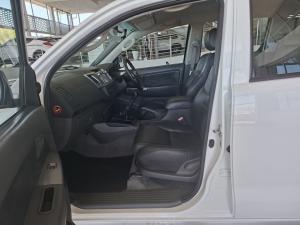 Toyota Hilux 3.0D-4D double cab 4x4 Raider Dakar edition - Image 7
