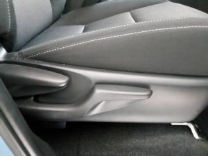 Toyota Land Cruiser FJ 2.7 4x4 GX - Image 17