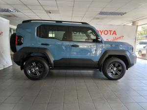 Toyota Land Cruiser FJ 2.7 4x4 GX - Image 3