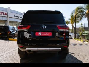 Toyota Land Cruiser 300 3.3D GR-Sport - Image 5
