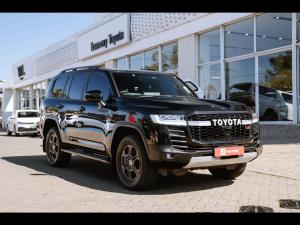 Toyota Land Cruiser 300 3.3D GR-Sport - Image 1