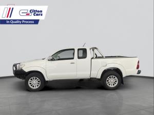 Toyota Hilux 3.0D-4D Raider Xtra Cab 4X4S/C - Image 2