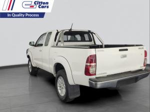 Toyota Hilux 3.0D-4D Raider Xtra Cab 4X4S/C - Image 3