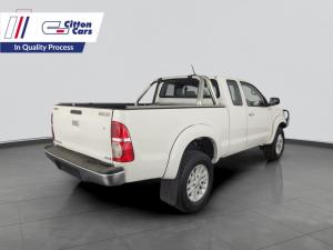 Toyota Hilux 3.0D-4D Raider Xtra Cab 4X4S/C - Image 4