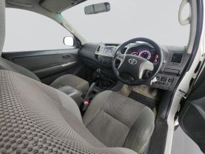 Toyota Hilux 3.0D-4D Raider Xtra Cab 4X4S/C - Image 7