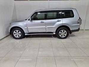 Mitsubishi Pajero 5-door 3.2DI-D GLS - Image 2