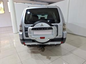 Mitsubishi Pajero 5-door 3.2DI-D GLS - Image 5