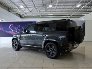 Land Rover Defender 110 D350 X-Dynamic HSE - Image 11