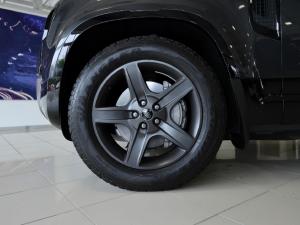 Land Rover Defender 110 D350 X-Dynamic HSE - Image 12