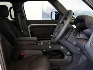 Land Rover Defender 110 D350 X-Dynamic HSE - Image 5