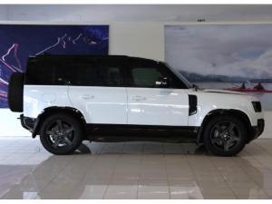 Land Rover Defender 110 D250 X-Dynamic SE - Image 11