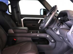 Land Rover Defender 110 D250 X-Dynamic SE - Image 5