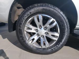 Ford Everest 2.2TDCi XLT - Image 10