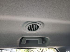 Ford Everest 2.2TDCi XLT - Image 11