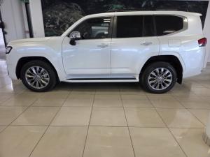 Toyota Land Cruiser 300 3.3D ZX - Image 2