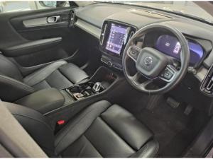 Volvo XC40 B4 Plus Dark - Image 3