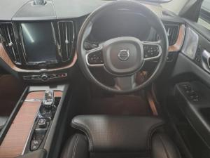 Volvo XC60 T8 Twin Engine AWD Ultimate Dark - Image 2