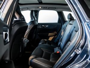 Volvo XC60 B5 AWD Plus Dark - Image 12