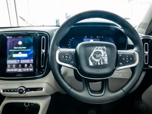 Volvo XC40 B4 Plus Dark - Image 12